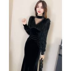 批发高级气质长裙女2025秋冬新款<b class='q'>时尚</b>挂脖V领毛毛拼接丝绒包臀<b class='q'>连衣裙</b>