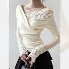 批发韩系复古杏色<b class='q'>蕾丝</b>拼接斜肩v领衫女秋冬新款高级感打底衫内搭上衣