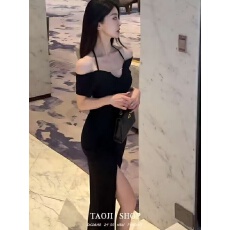批发轻奢时尚一字肩挂脖连衣<b class='q'>裙</b>女春夏新款法式<b class='q'>修身</b>显瘦开叉礼服长<b class='q'>裙</b>子