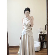 批发夏季新款显瘦时尚小众<b class='q'>不规则</b>设计感背心缎面<b class='q'>半身裙</b>套装时尚松弛感