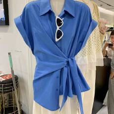 批发十三行侧边绑带收腰短袖<b class='q'>衬衫女</b>夏季新款<b class='q'>韩版</b>设计感不对称气质上衣