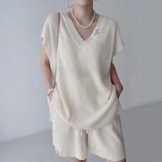 批发韩国chic甜美V领宽松字母贴布短袖针织衫+抽绳高腰休闲阔腿短裤女