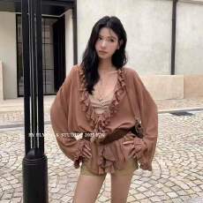 批发法式高级感黑白条纹<b class='q'>娃娃领</b>上衣女2025年秋季别致针织衫设计感小众