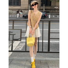 批发2025<b class='q'>夏</b>高级感名媛气质粗花呢漂亮V领无袖马夹背心小香风短马夹女