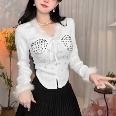 名媛贵气感毛毛拼接镶钻长袖针织衫女秋冬新款设计感修身短款上衣