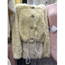 批发2025秋新款时尚设计感圆领单排扣气质百搭<b class='q'>甜美</b>显瘦毛毛短外套女潮