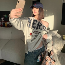 批发<b class='q'>外贸</b>新款韩版宽松上衣T恤女美式高街斜肩卫衣女露肩辣妹长袖T恤