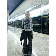 批发<b class='q'>外贸</b>新款修身小众T恤韩版女印花收腰拉链开衫长袖朋克上衣小<b class='q'>外套</b>