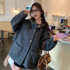 批发灰色羊毛大衣女<b class='q'>秋</b>冬季高级感加厚呢子韩系小个子短款连帽毛呢外套