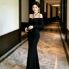 批发御姐风辣妹性感一<b class='q'>字</b>肩挂脖<b class='q'>连衣裙</b>26年春季高级感气质紧身包臀长裙
