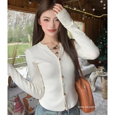 批发地球店复古老钱风领口珠链高弹修身打底<b class='q'>衫</b>套头正肩长袖T恤上衣