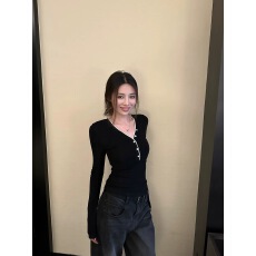 NanaByNana12/11PM20:00搭!德绒自发热收腰长袖T恤