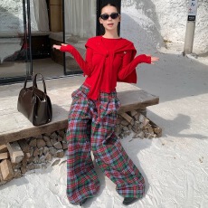 批发独特好看套<b class='q'>装</b>女秋冬新款红色长袖圆领<b class='q'>上衣</b>穿搭披肩休闲<b class='q'>裤</b>三件套潮