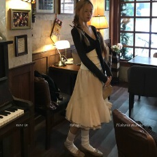 8uioio '威尼斯影像'卡其色气质半身裙女春季新款宽松蓬蓬a字裙子