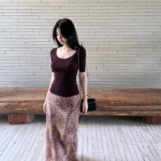 批发Laareetoo 天丝羊毛大U领<b class='q'>中袖</b>T恤女夏季百搭高弹针织上衣修身显瘦