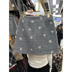 批发时尚蝴蝶结刺绣红色<b class='q'>半身裙</b>女2025秋冬新款小个子显瘦A<b class='q'>字</b>短<b class='q'>裙</b>