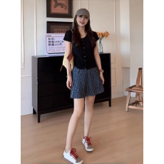 批发复古<b class='q'>黑色</b>碎花A字半身裙女2026夏季新款高腰显瘦设计感小众<b class='q'>短裙</b>子