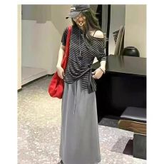 批发2026年新款春秋季斜领不规则设计感露肩绑带显廋条纹短袖宽松上衣