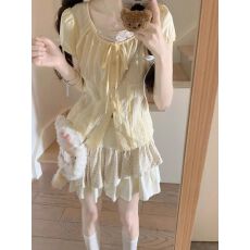 批发浅黄色假两件<b class='q'>衬衫</b>女夏季法式碎花短袖甜美上衣不规则半身裙两件套