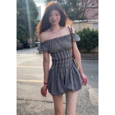 批发法式复古黑白格纹一字肩<b class='q'>连体</b>裤女夏季俏皮设计感减龄<b class='q'>连体</b>花苞<b class='q'>裤裙</b>