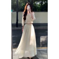 批发法式气质度假风白色连衣裙子女夏季2026新款一字肩巨好看<b class='q'>套装</b>长裙