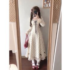 批发法式气质优雅波点连衣裙女秋冬新款方领蕾丝拼接收腰显瘦温柔<b class='q'>长裙</b>