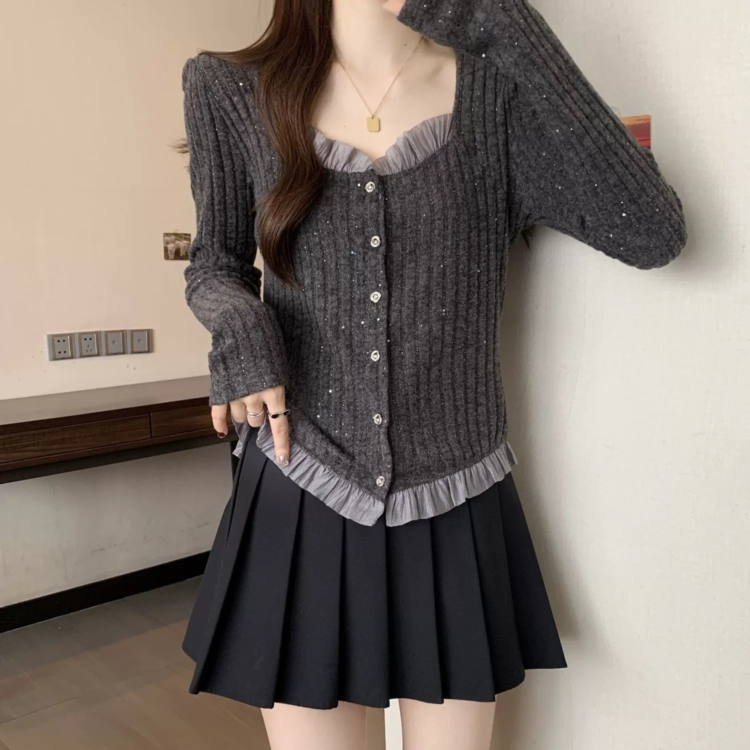 RY8994# 法式木耳边方领正肩亮丝针织衫大码女装秋装胖mm打底衫糯米灰...