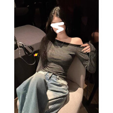 批发2026新款<b class='q'>气质</b>收腰慵懒显瘦上衣春季长袖斜领黑灰撞色条纹打底衫女