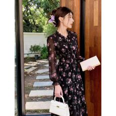 批发法式宫廷风黑色碎花掐腰<b class='q'>连衣裙</b>女春清冷富家千金感长裙赫本风穿搭