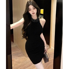 批发纯欲风气质名媛镶钻收腰无袖挂脖连衣<b class='q'>裙</b>女夏显瘦紧身打底包臀短