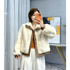 批发时尚皮毛一体短款外套<b class='q'>女</b>秋冬季新款小个子减龄气质百搭仿<b class='q'>皮草</b>上衣