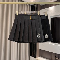 批发欧货皮标显瘦徽章<b class='q'>百褶裙</b>A字短<b class='q'>半身裙</b>秋冬新款学院风jk裙露思同款