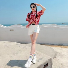 批发闺蜜装碎花短袖衬衫女特漂亮团体出游海边休闲表演姐妹服衬衣