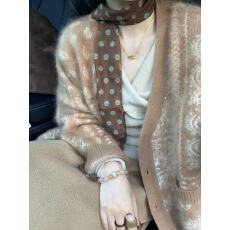 批发2025秋冬新款韩系V领提花软糯毛衣<b class='q'>宽松</b>慵懒风<b class='q'>打底衫</b>半身裙三件套