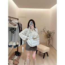 2025秋冬新款韩系气质立领棉服外套宽松慵懒感针织衫半身裙三件套