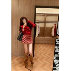 2026秋冬新款韩系圣诞氛围感高级感超好看翻领红色毛衣格纹半身裙