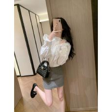 批发2026早春新款韩系气质木耳花边领<b class='q'>格子</b>长袖宽松<b class='q'>衬衫</b>灰色半身裙套装