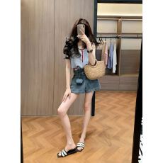 批发2026春夏新款韩系温柔减龄气质温柔无袖针织背心<b class='q'>牛仔</b><b class='q'>短裤</b>两件套装