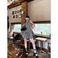 批发田曦薇同款黑白格<b class='q'>吊带</b>连衣裙<b class='q'>女</b>夏季收腰公主蓬蓬裙短裙