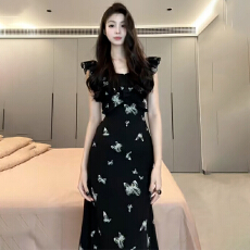 批发优质质量  印花小飞袖蝴蝶吊带<b class='q'>连衣裙</b>女夏季法式气质绝美收腰长裙