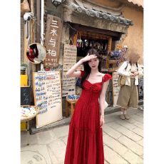 批发法式复古红色<b class='q'>波点</b>甜美气质<b class='q'>连衣裙</b>女夏季收腰显瘦度假风设计感长裙
