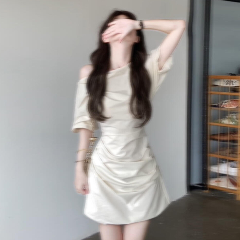 프랑스식 품격 고급 센스 비스듬한 어깨 고유 한 아름다운 꼬집기 허리 드레스 아이들 여름 2026 새로운 주름 허리 수축