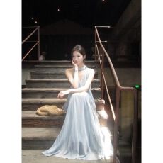 批发优质质量  法式蓝色挂脖吊带<b class='q'>连衣裙</b>子女夏季新款海边度假气质长裙