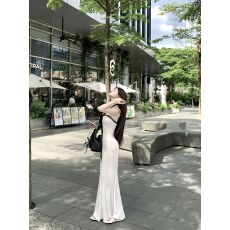 批发性感纯欲白色挂脖吊带抹胸<b class='q'>连衣裙</b>女<b class='q'>夏</b>季度假风修身绝美包臀长裙子