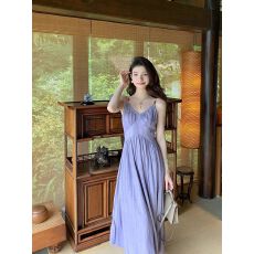 批发多巴胺绝美紫色吊带<b class='q'>连衣裙</b>女夏季520约会海岛边度假收腰<b class='q'>沙滩</b>裙子