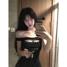 批发铆钉<b class='q'>镂空</b>黑色<b class='q'>连衣裙</b>女夏纯欲辣妹性感包臀裙显身材一字肩抹胸裙子