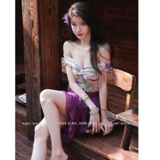 批发碎花短款荷叶边一字肩<b class='q'>雪纺</b>衬衫女夏季度假套装包臀半身中裙<b class='q'>两件套</b>
