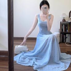 批发夏季蓝色法式吊带连衣裙女2026<b class='q'>新款</b>气质收腰显瘦a字海边度假裙子