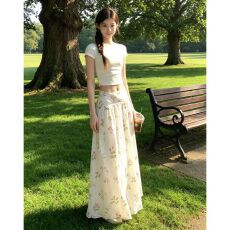 初夏独特漂亮法式碎花半身裙子套装女夏季2026新款超火穿搭一整套