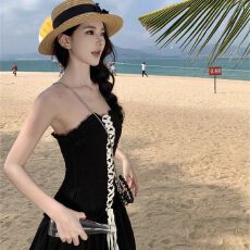批发小众设计感A字<b class='q'>连衣裙</b>法式抹胸裙女装<b class='q'>冬季</b>绑带收腰长裙显瘦小黑裙